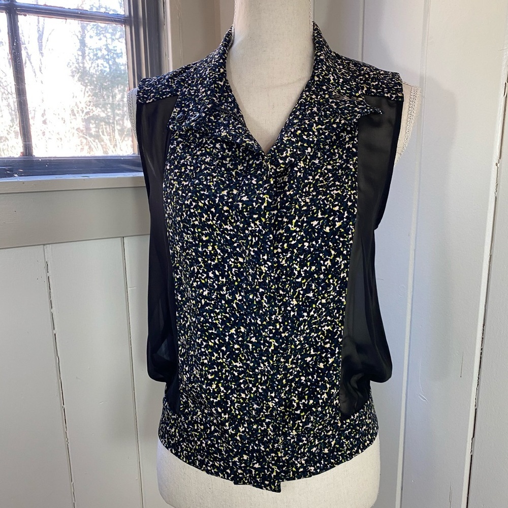 Bcbgeneration sleeveless zippered blouse